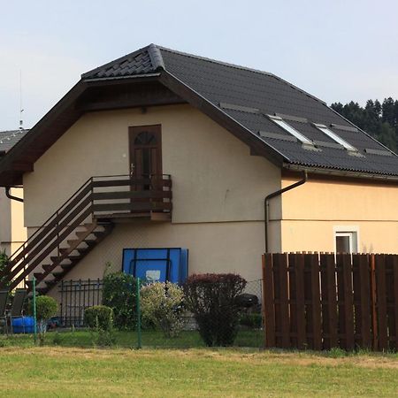 Rožnov pod Radhoštěm Apartman Pod Cernou Horou מראה חיצוני תמונה