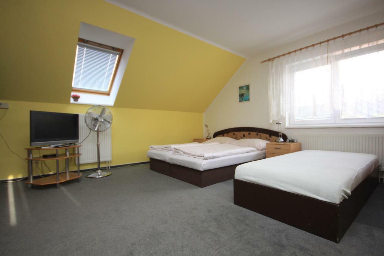 Rožnov pod Radhoštěm Apartman Pod Cernou Horou מראה חיצוני תמונה